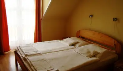 Therm�l Apartmanh�z Kom�rom