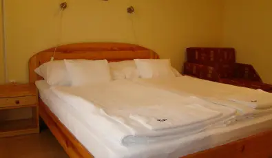 Therm�l Apartmanh�z Kom�rom