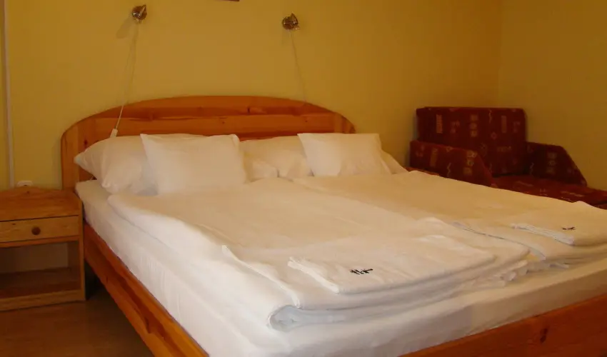 Therm�l Apartmanh�z Kom�rom - Okt�ber 23.