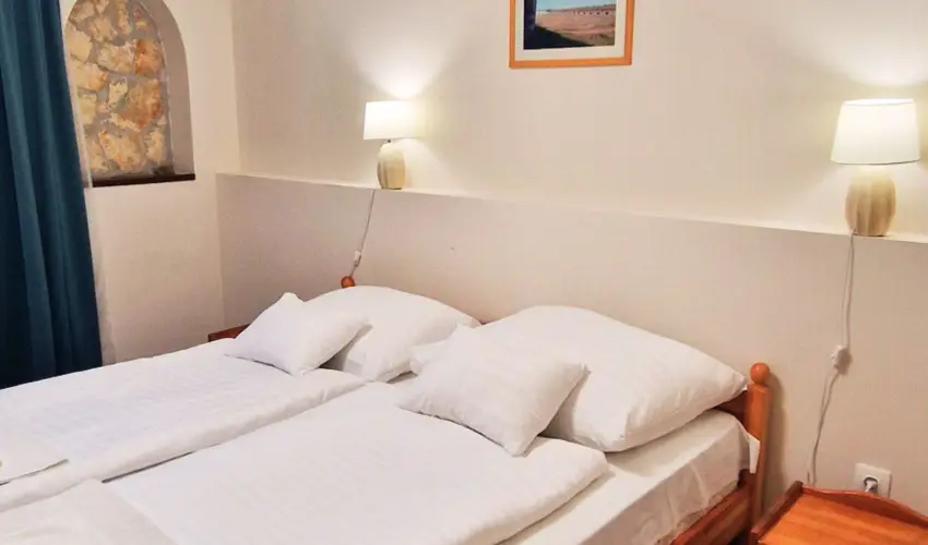 Therm�l Apartmanh�z Kom�rom - Okt�ber 23.