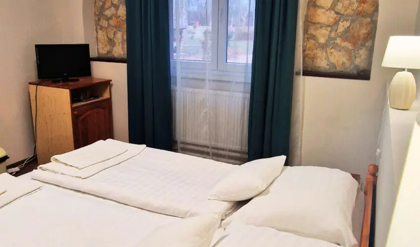 Therm�l Apartmanh�z Kom�rom - Okt�ber 23.