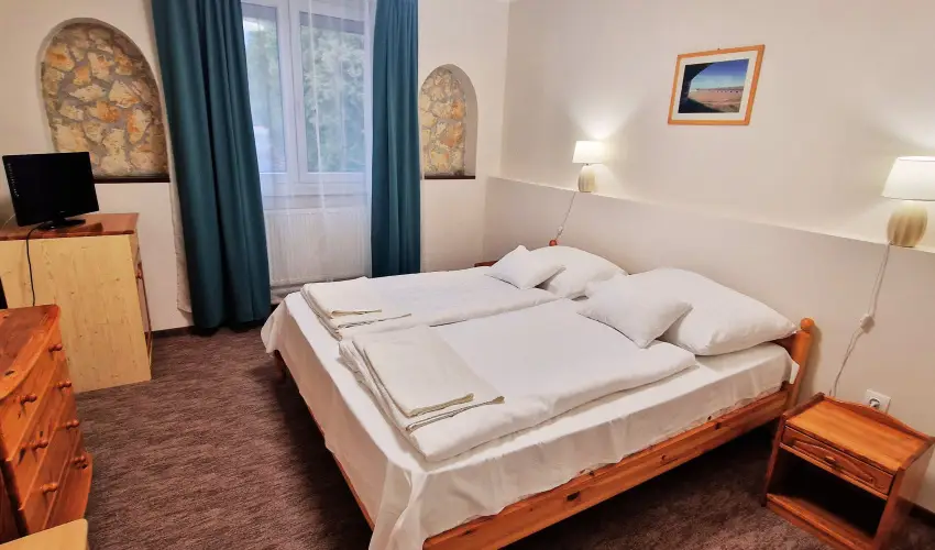 Therm�l Apartmanh�z Kom�rom - Okt�ber 23.