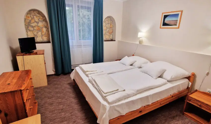 Therm�l Apartmanh�z Kom�rom - Okt�ber 23.