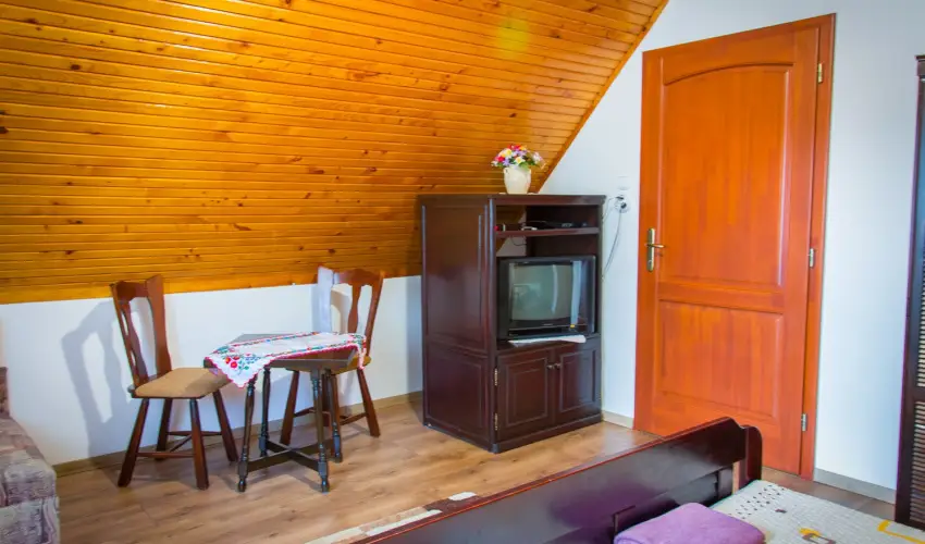 Huszr Vendghz rvnyes - Oktber 23. (min. 2 j)