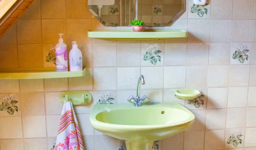 Huszr Vendghz rvnyes - Oktber 23. (min. 2 j)