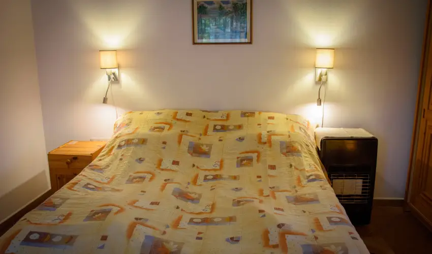 Huszr Vendghz rvnyes - Oktber 23. (min. 2 j)