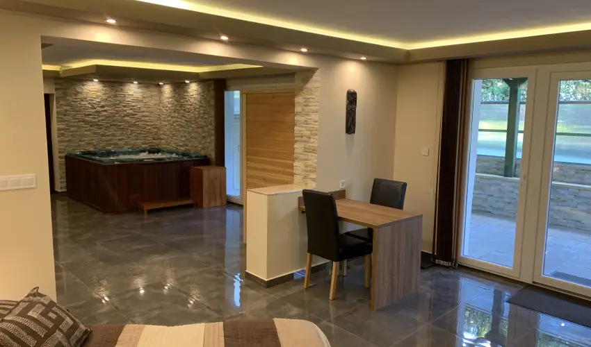 The Jakuzzi Room Miskolctapolca - Okt�ber 23. (min. 2 �j)