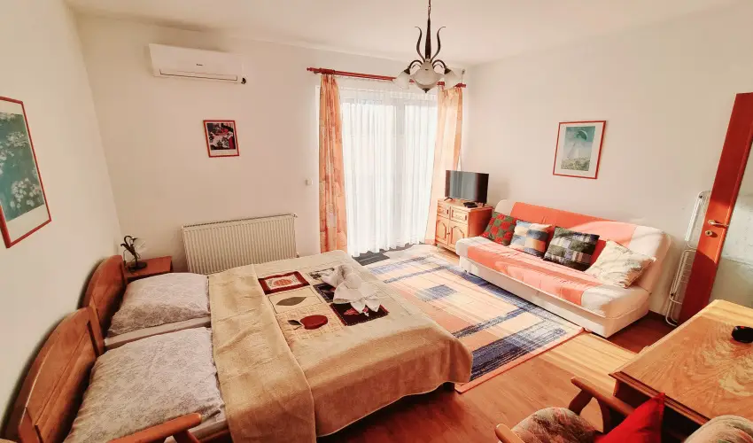 Jkai sor II. Apartman Hajdszoboszl - Oktber 23. (min. 2 j)