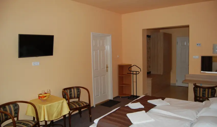 Judit Panzi Tapolca-Gyulakeszi - Oktber 23. (min. 2 j)