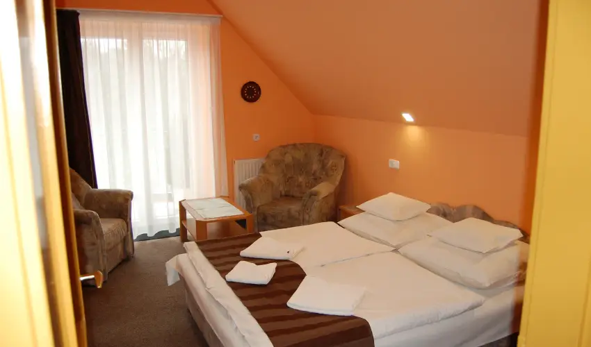 Judit Panzi Tapolca-Gyulakeszi - Oktber 23. (min. 2 j)