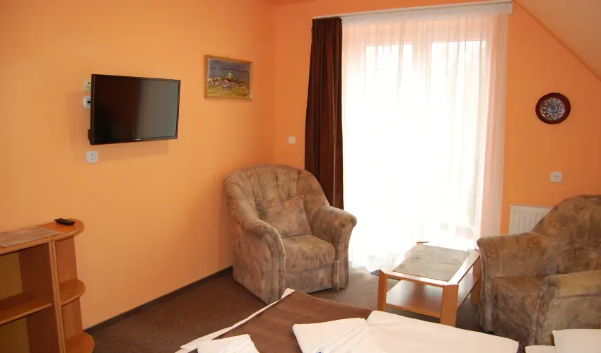 Judit Panzi Tapolca-Gyulakeszi - Oktber 23. (min. 2 j)