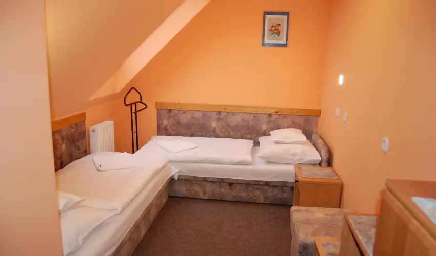 Judit Panzi Tapolca-Gyulakeszi - Oktber 23. (min. 2 j)