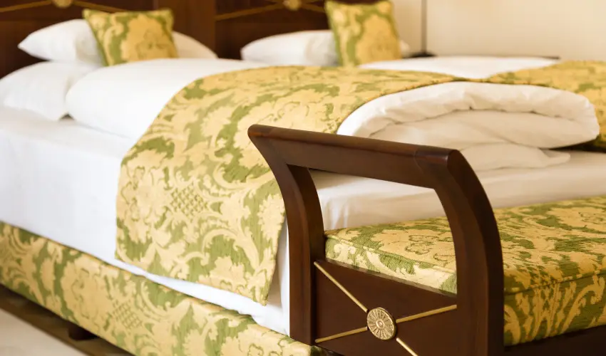 Krolyi Kastly Hotel & Restaurant  Fehrvrcsurg - Oktber 23. - specilis elrefizetssel