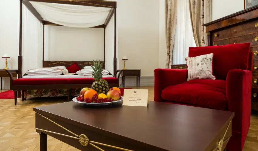 Krolyi Kastly Hotel & Restaurant  Fehrvrcsurg - Oktber 23. - specilis elrefizetssel