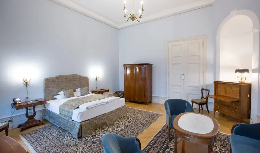 Krolyi Kastly Hotel & Restaurant  Fehrvrcsurg - Oktber 23. - specilis elrefizetssel