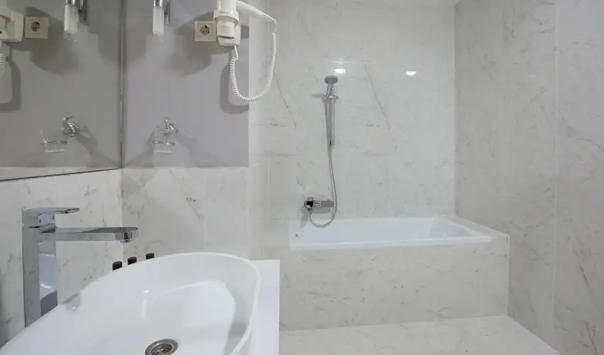 Krolyi Kastly Hotel & Restaurant  Fehrvrcsurg - Oktber 23. - specilis elrefizetssel