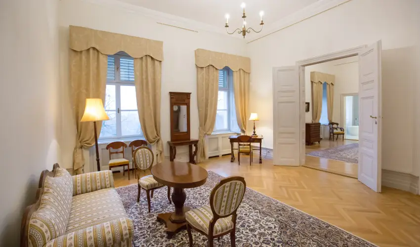 Krolyi Kastly Hotel & Restaurant  Fehrvrcsurg - Oktber 23. - specilis elrefizetssel