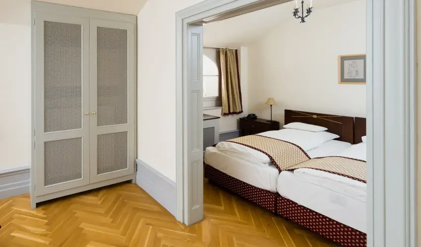 Krolyi Kastly Hotel & Restaurant  Fehrvrcsurg - Oktber 23. - specilis elrefizetssel