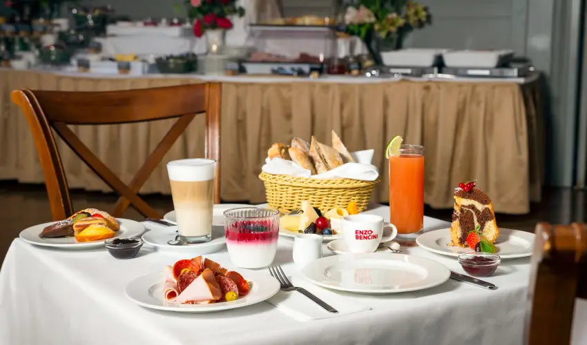 Krolyi Kastly Hotel & Restaurant  Fehrvrcsurg - Oktber 23. - specilis elrefizetssel