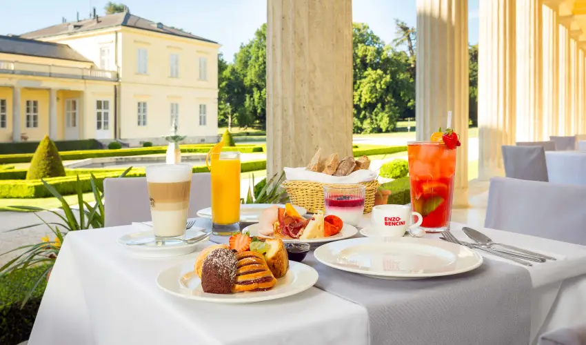 Krolyi Kastly Hotel & Restaurant  Fehrvrcsurg - Oktber 23. - specilis elrefizetssel