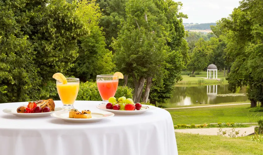 Krolyi Kastly Hotel & Restaurant  Fehrvrcsurg - Oktber 23. - specilis elrefizetssel