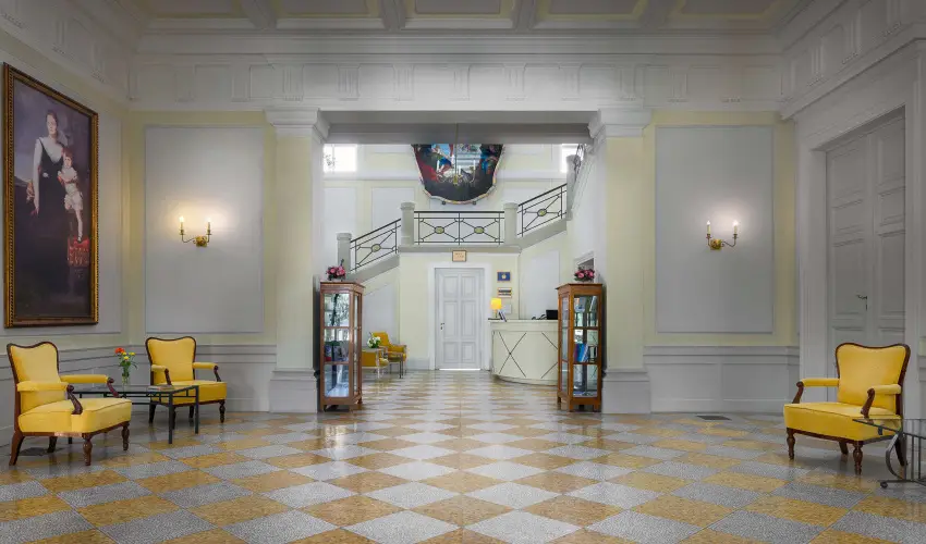 Krolyi Kastly Hotel & Restaurant  Fehrvrcsurg - Oktber 23. - specilis elrefizetssel