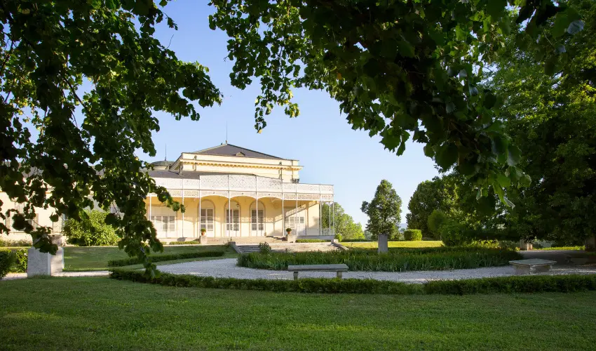 Krolyi Kastly Hotel & Restaurant  Fehrvrcsurg - Oktber 23. - specilis elrefizetssel