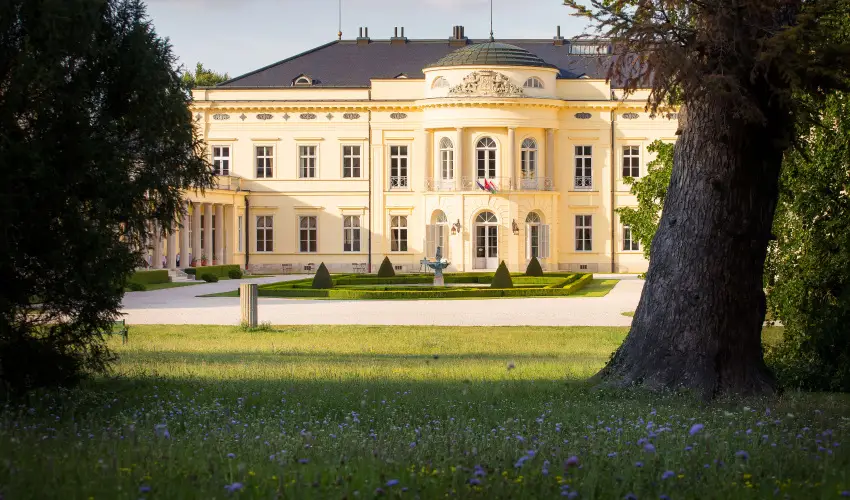 Krolyi Kastly Hotel & Restaurant  Fehrvrcsurg - Oktber 23. - specilis elrefizetssel