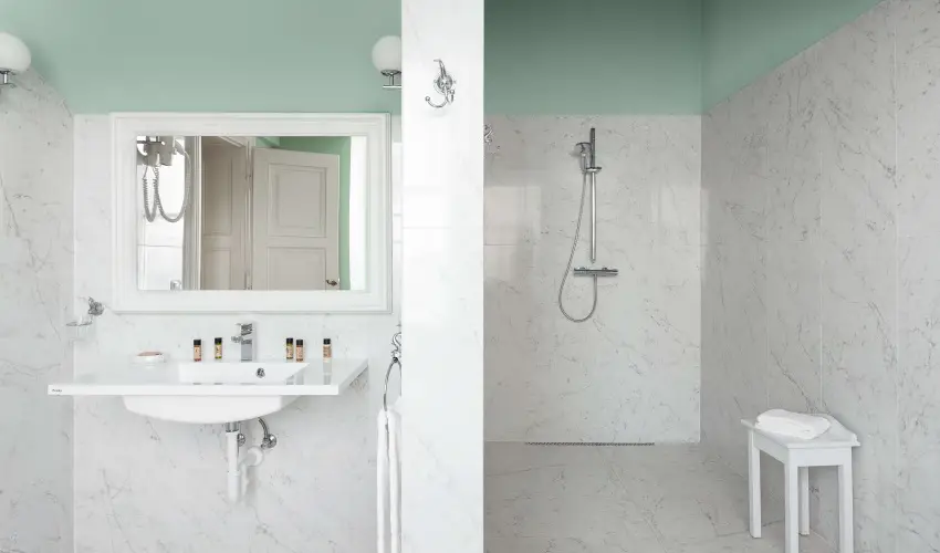 Krolyi Kastly Hotel & Restaurant  Fehrvrcsurg - Oktber 23. - specilis elrefizetssel