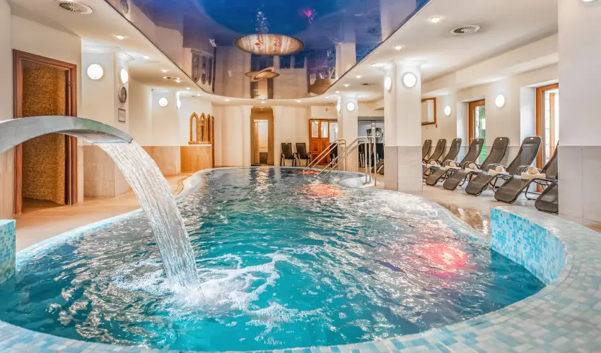 Kastlyhotel Sasvr Pardsasvr - Oktber 23. (min. 3 j)