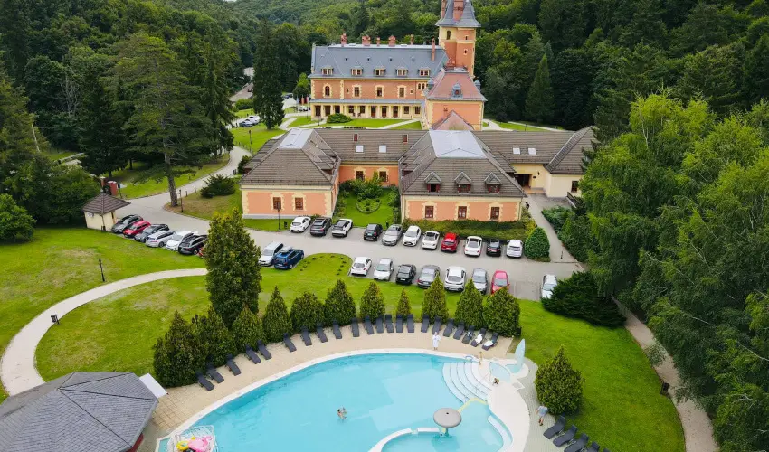 Kastlyhotel Sasvr Pardsasvr - Oktber 23. (min. 3 j)