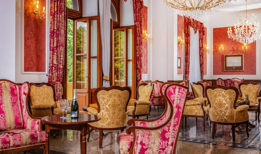 Kastlyhotel Sasvr Pardsasvr - Oktber 23. (min. 3 j)