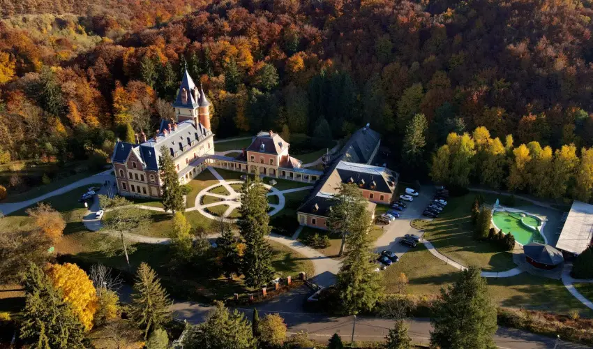 Kastlyhotel Sasvr Pardsasvr - Oktber 23. (min. 3 j)