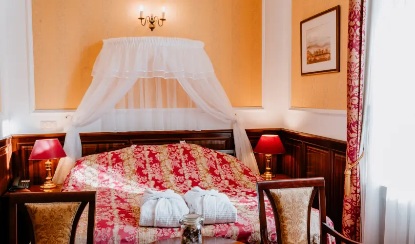 Kastlyhotel Sasvr Pardsasvr - Oktber 23. (min. 3 j)