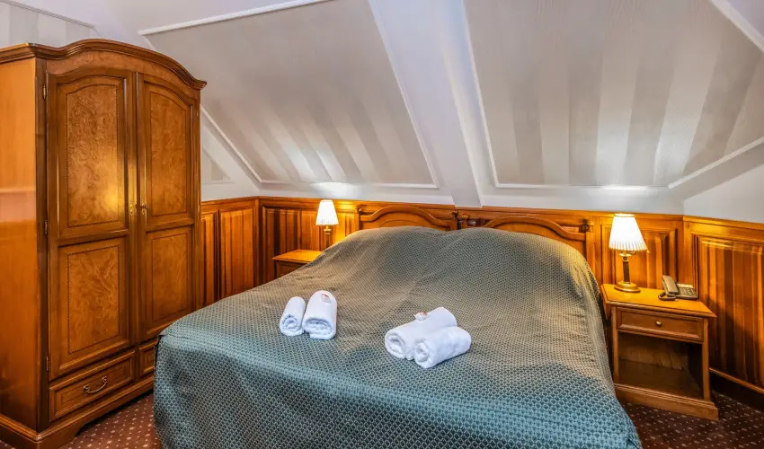 Kastlyhotel Sasvr Pardsasvr - Oktber 23. (min. 3 j)