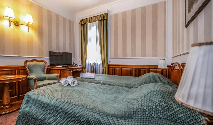 Kastlyhotel Sasvr Pardsasvr - Oktber 23. (min. 3 j)