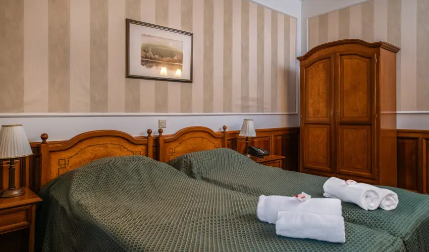 Kastlyhotel Sasvr Pardsasvr - Oktber 23. (min. 3 j)