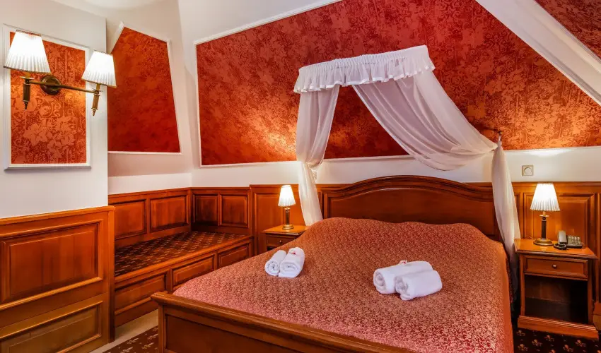 Kastlyhotel Sasvr Pardsasvr - Oktber 23. (min. 3 j)