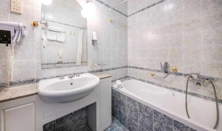 Kastlyhotel Sasvr Pardsasvr - Oktber 23. (min. 3 j)