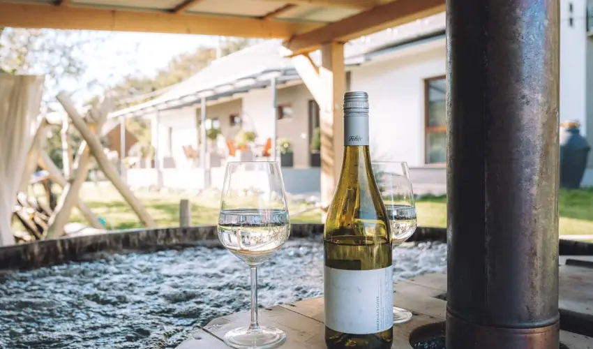 Kat�ng Vend�gh�z Tardos - Okt�ber 23. (min. 2 �j)