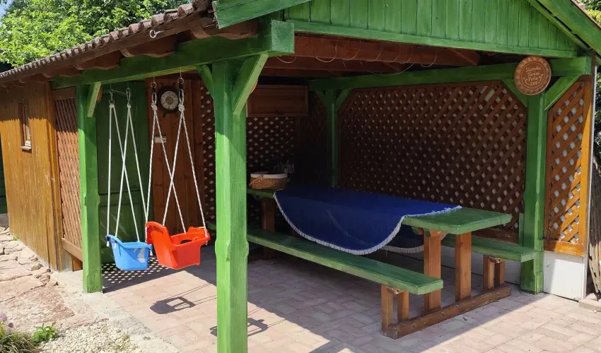 Kat�ng Vend�gh�z Tardos - Okt�ber 23. (min. 2 �j)