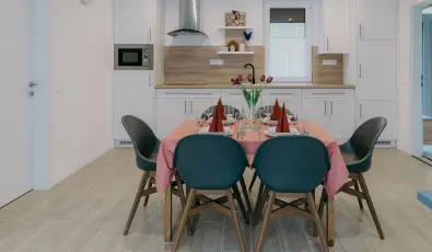 Kat�ng Vend�gh�z Tardos