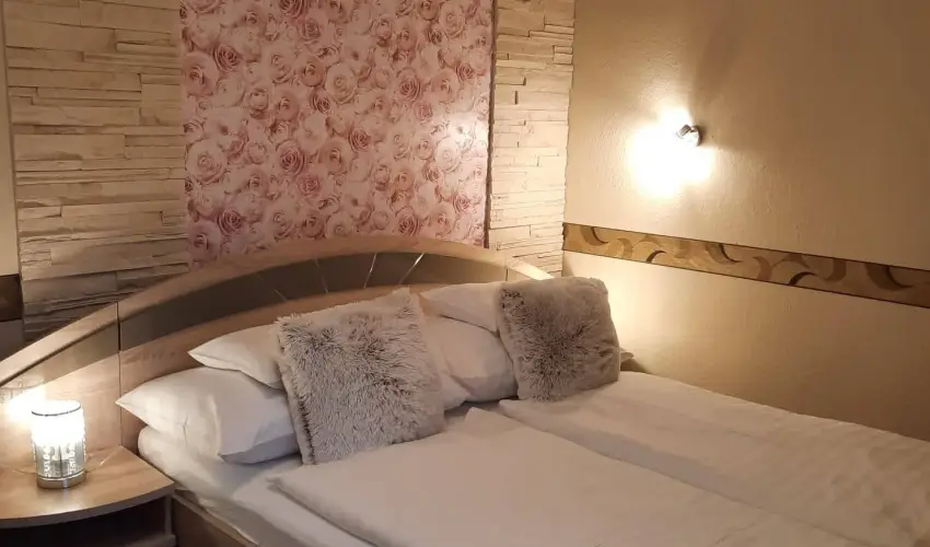 Kk Laguna Wellness Apartmanok Egerszalk - Oktber 23. (min. 3 j)