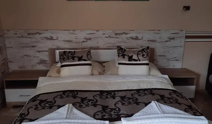 Kk Laguna Wellness Apartmanok Egerszalk - Oktber 23. (min. 3 j)