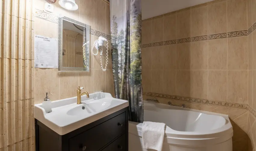 Kkapu Vadszkastly s Hotel & Apartments Nagyhuta - Oktber 23. (min. 2 j)