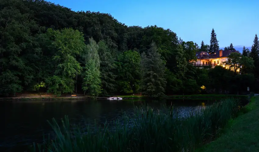 Kkapu Vadszkastly s Hotel & Apartments Nagyhuta - Oktber 23. (min. 2 j)