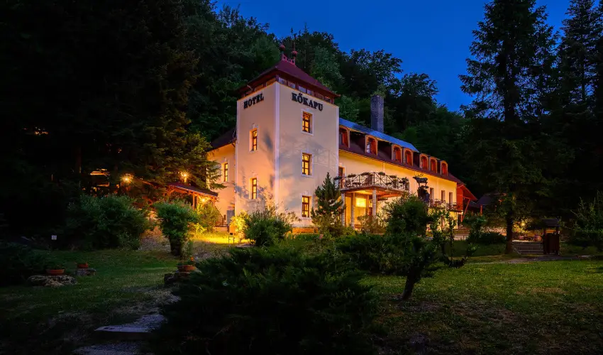 Kkapu Vadszkastly s Hotel & Apartments Nagyhuta - Oktber 23. (min. 2 j)