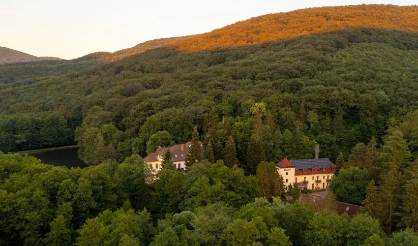 Kkapu Vadszkastly s Hotel & Apartments Nagyhuta - Oktber 23. (min. 2 j)