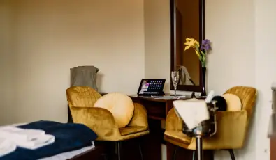 Korona Panzi s tterem Hvz