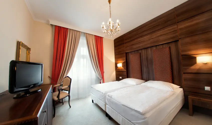 Kristly Imperial Hotel Tata - Oktber 23. 